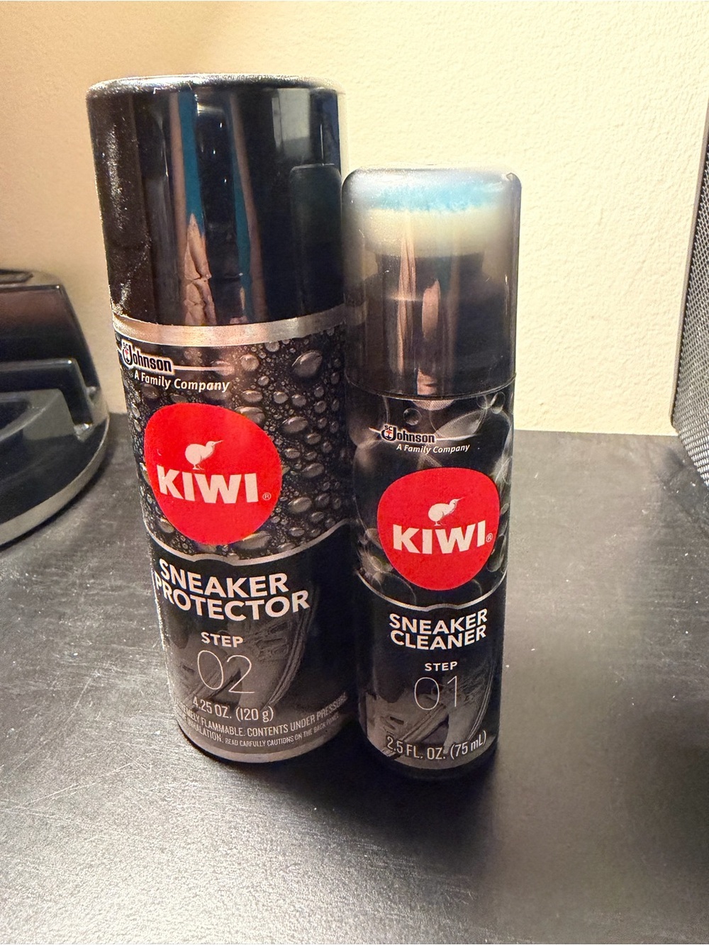 Kiwi Sneaker Cleaner & Protector Set - Black and Red